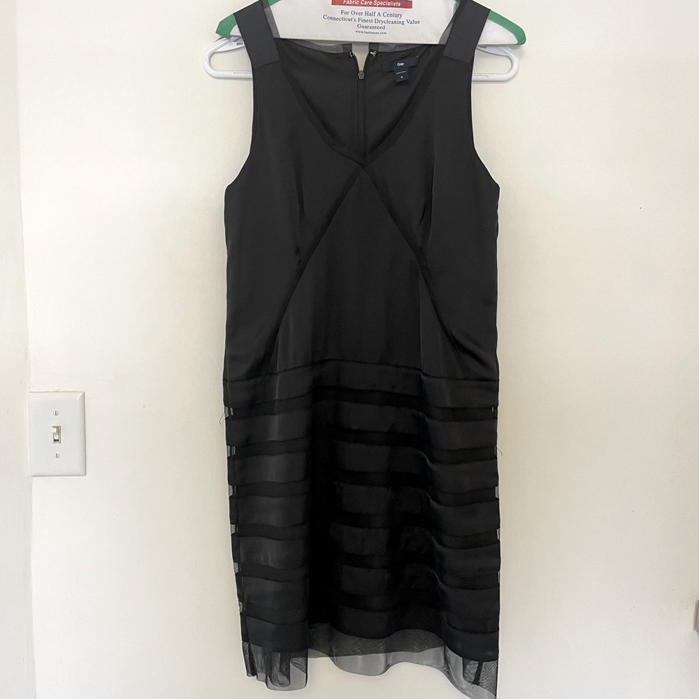 Gap little black dress